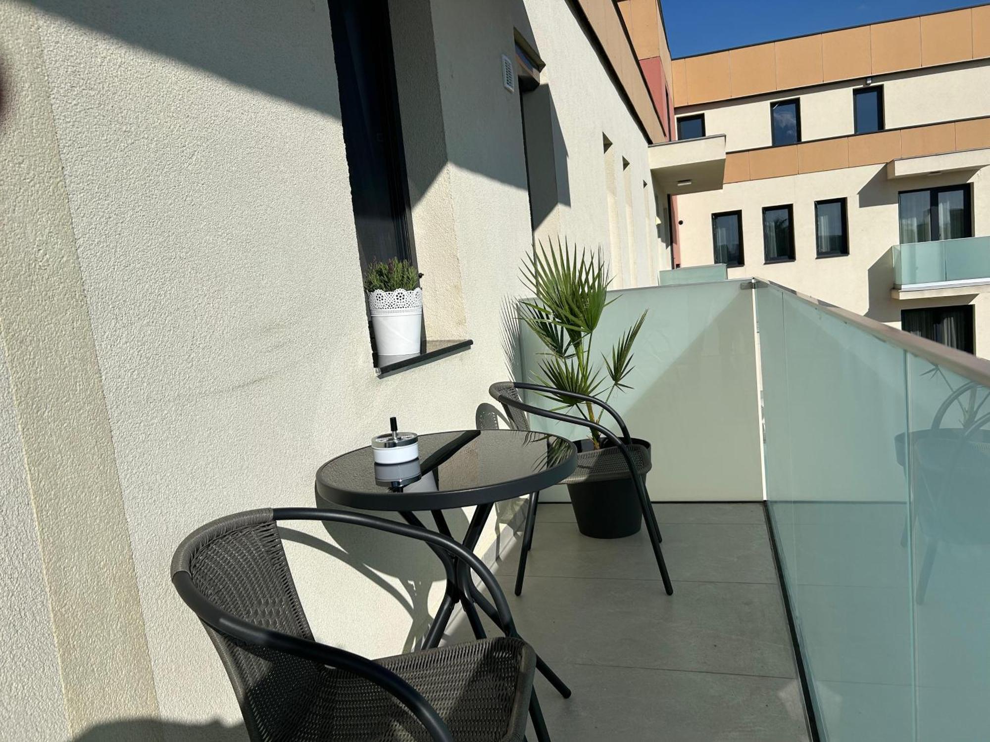 Coquette Studio Central Oradea Ngoại thất bức ảnh
